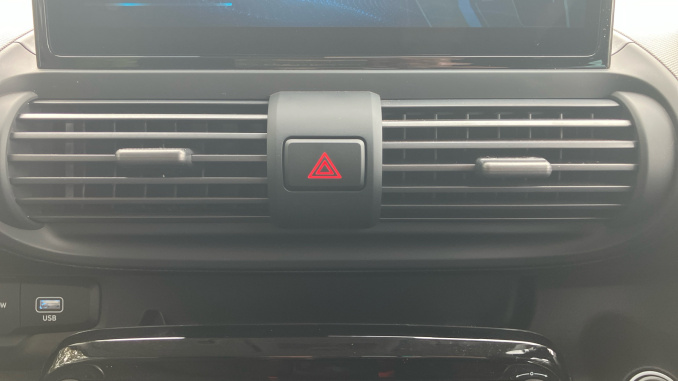 Hyundai INSTER 85kW 01 49kWh 5dr Auto Electric Hatchback - Image 25